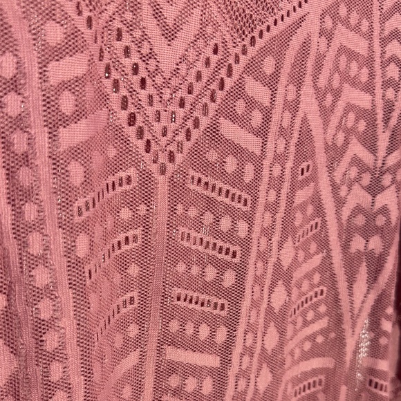 BCBGMaxAzria Dusty Rose Patterned Lace Top - Picture 3 of 6